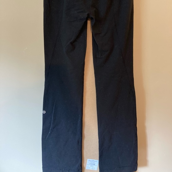 Lululemon bootcut legging - Picture 2 of 3